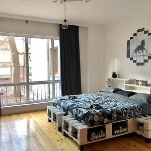 Apartment Spacious Modern Vintage Flat In The Heart Of